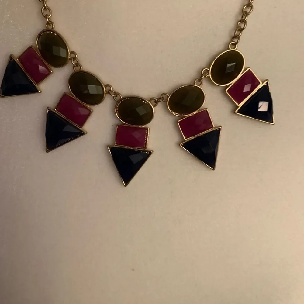 Multi-Color Gold Statement Necklace 🔥🔥 - Picture 3 of 5